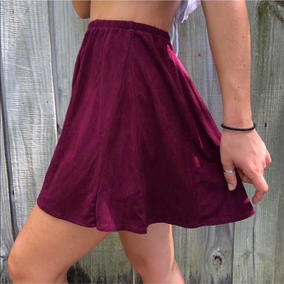 Brandy Melville Suede Elastic Mini Skirt - Picture 2 of 5